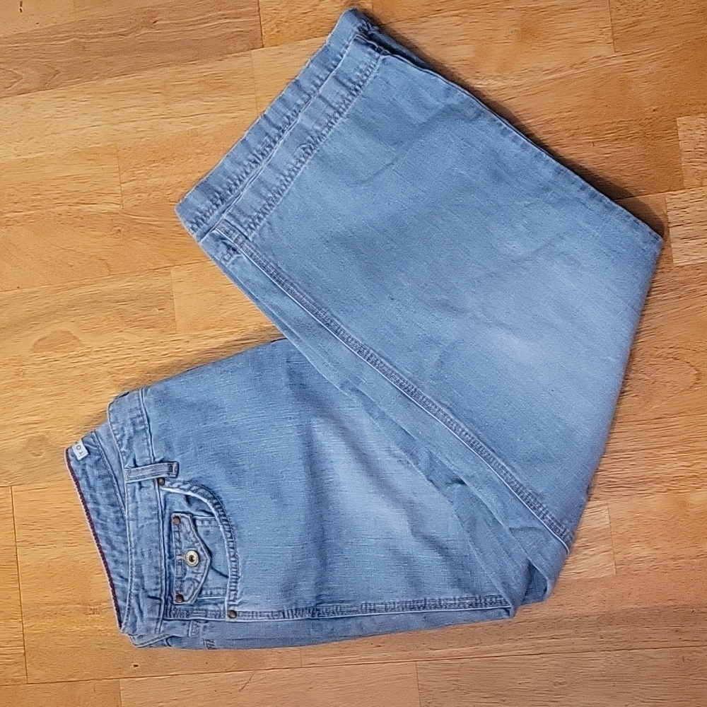 Tommy Hilfiger Stonewashed Capris 16